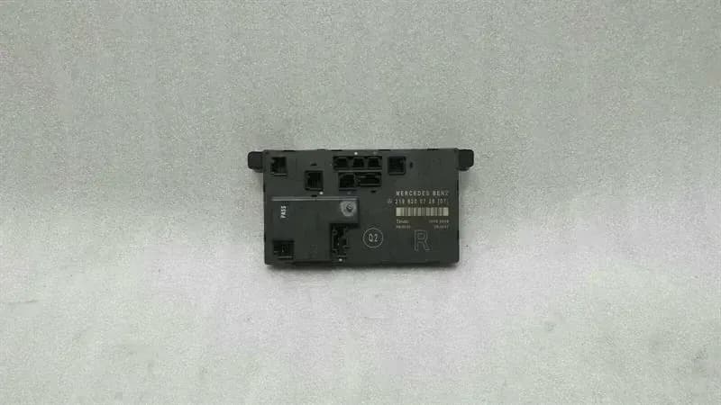 Mercedes CLS W219 front right door module A2198200726 door control unit front RE