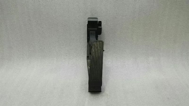 Mercedes CLS W219 Throttle Pedal (Electrical) A2113000504 Throttle Pedal