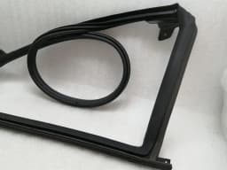 TESLA Tesla Model 3 Rear Left Door Seal 1090511-00-N Rear Left Door Seals — thumbnail 2