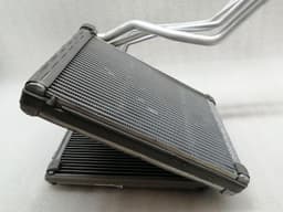 TESLA Tesla Model 3 STANDARD RANGE Heater Matrix TESLA Heat Exchanger RHD — thumbnail 2