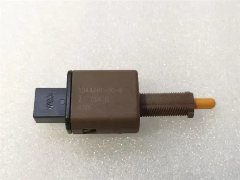 TESLA TESLA MODEL 3 STANDARD RANGE Sensor 1044681-00-B BRAKE SWITCH