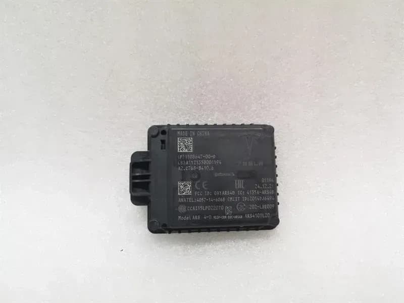 TESLA Tesla Model 3 Standard Range Radar Sensor 1108647-00-D Front Radar Sensor