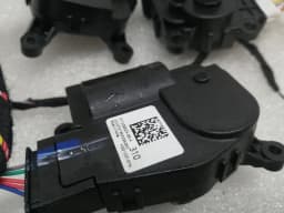 TESLA Tesla Model 3 Standard Range HVAC Wiring Loom 1547266-00-D Wiring Harness — thumbnail 4