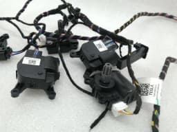 TESLA Tesla Model 3 Standard Range HVAC Wiring Loom 1547266-00-D Wiring Harness — thumbnail 3