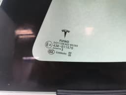 TESLA Tesla Model 3 Standard Range RLH Quarter Glass 1514978-01-C Door Panel 1/4 Hin L — thumbnail 2