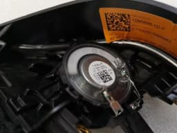 TESLA Tesla Model 3 STANDARD RANGE Speaker Tweeter 1095686-00-F Speakers — thumbnail 4