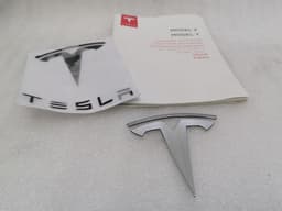 TESLA TESLA MODEL 3 STANDARD RANGE SERVICE BOOKLET SERVICE BOOKLET LOGO STICKER — thumbnail 1