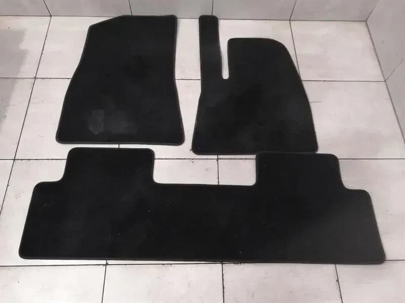 TESLA TESLA MODEL 3 STANDARD RANGE FLOOR MATS 1516554-00-A RIGHT HAND DRIVE RHD