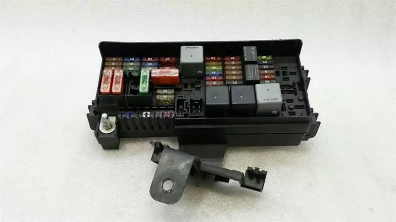 MERCEDES-BENZ Mercedes R Class W251 Fuse Box A1645400272 Fuse Box