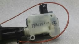 MERCEDES-BENZ Mercedes R Class W251 Fuel Cap Actuator A2518200197 Fuel Flap Actuator Flap — thumbnail 5