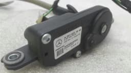 MERCEDES-BENZ Mercedes W251 Actuator Pop Out Window Right A2518201842 Window Adjuster Right — thumbnail 3