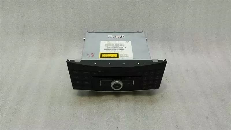 MERCEDES-BENZ Mercedes E Class W207 CD player A2129064400 audio system controller head unit