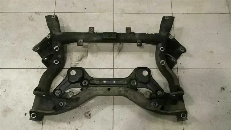 Mercedes E Class W207 W204 Beam / Subframe Front A2046281057 Front Axle Carrier