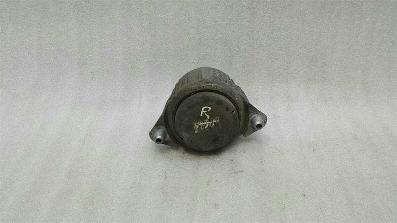 MERCEDES-BENZ Mercedes E Class W207 Engine Mount A2042406017 Engine Mount