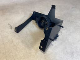 MERCEDES-BENZ Mercedes G class W463 CDI GENUINE Vacuum Valve Bracket — thumbnail 6