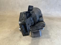 MERCEDES-BENZ Mercedes ML G S class W463 W220 4.0 CDI GENUINE Oil Filler Housing Cooler — thumbnail 8