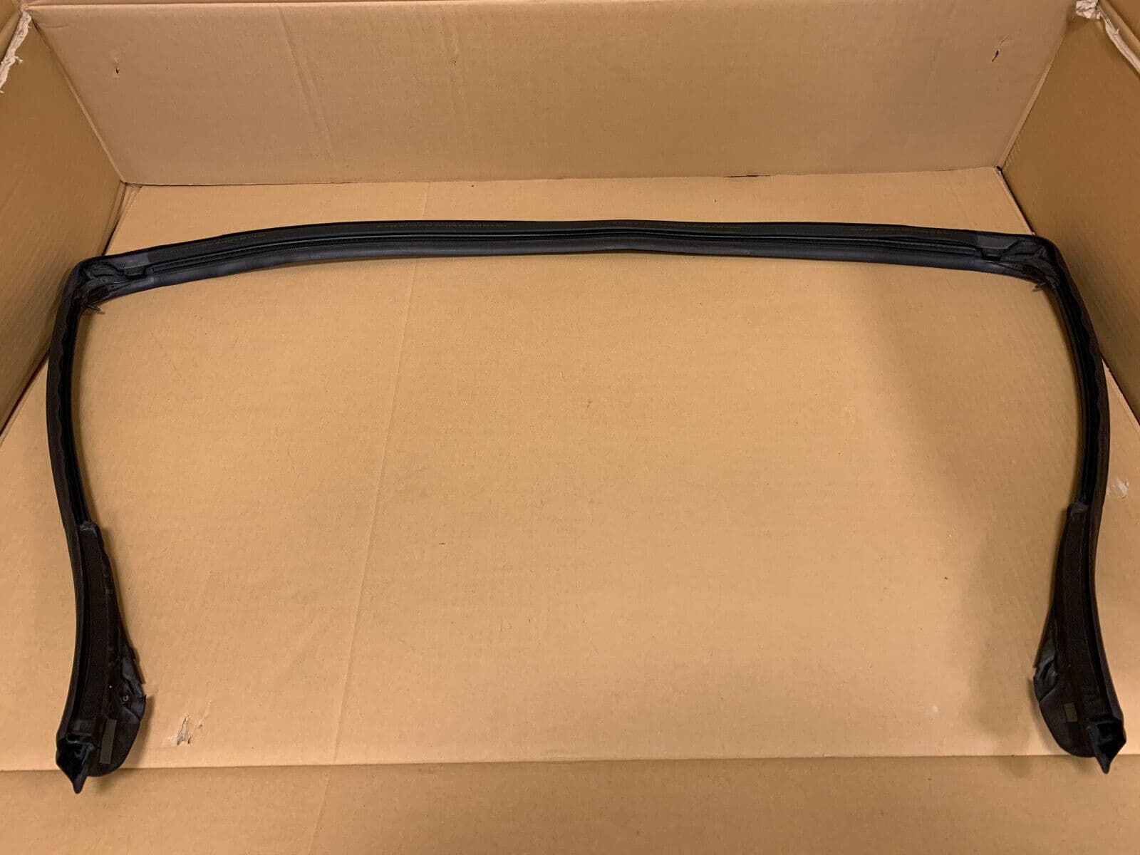 PORSCHE Porsche 911 991 Cabrio OEM Windscreen Frame Gasket 99153707702