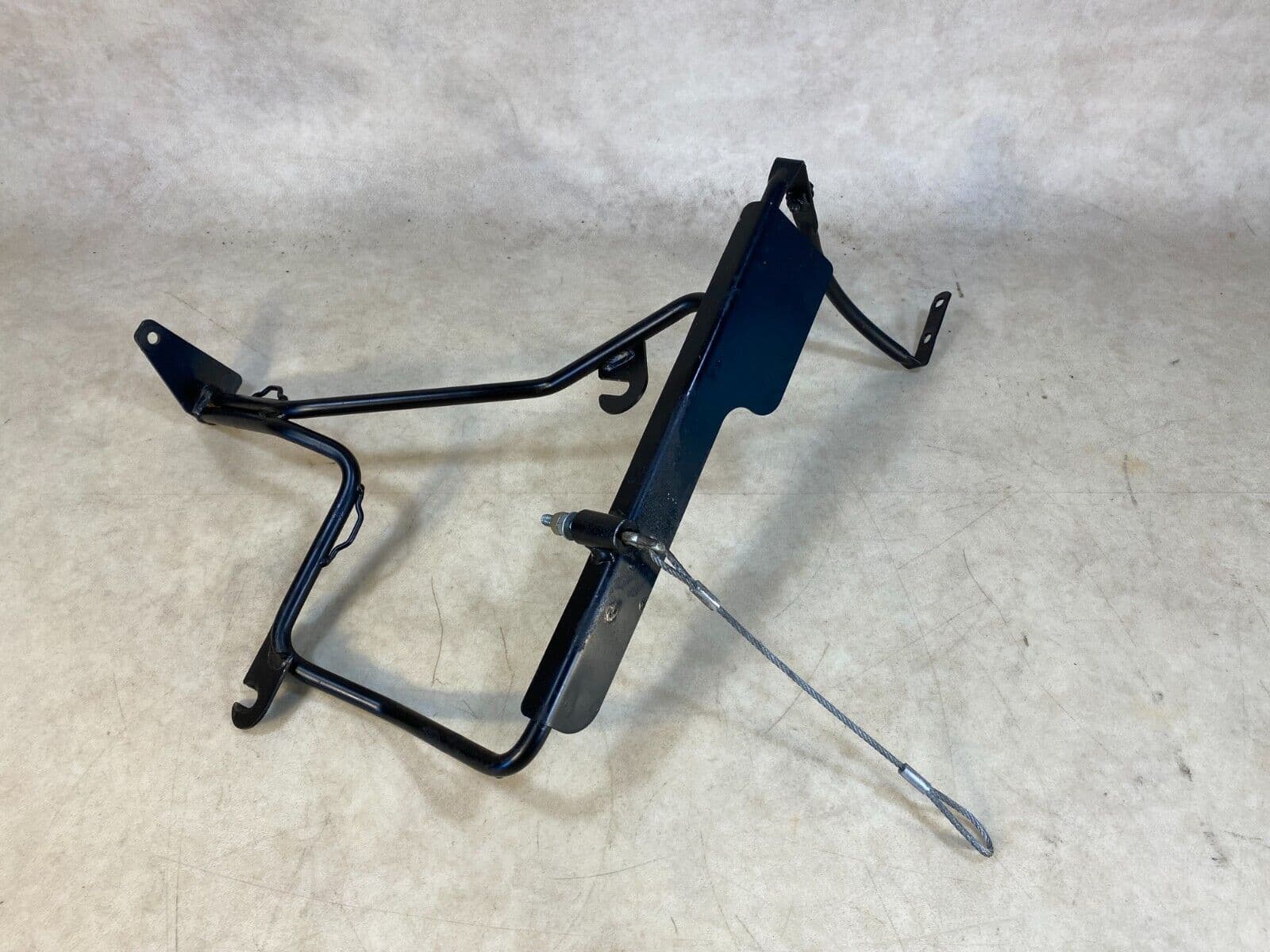 Mercedes G class W463 Genuine Heater Bracket A4638300314