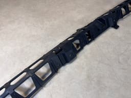 PORSCHE Porsche Cayenne S 958 92A mount rear bumper center holder 7P5807863 — thumbnail 3