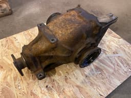 BMW GENUINE BMW E23 7 Exch. final drive 33101211182 — thumbnail 1