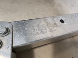 PORSCHE Porsche Macan 95B GENUINE Rear Bumper Carrier Holder 8R0807313D — thumbnail 3