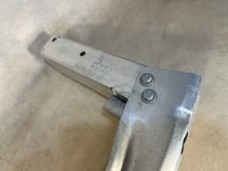 PORSCHE Porsche Macan 95B GENUINE Rear Bumper Carrier Holder 8R0807313D — thumbnail 4