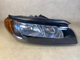 VOLVO VOLVO S80 XC70 V70 Front Right Headlight Assembly Halogen 31420140 — thumbnail 3