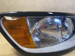 VOLVO GENUINE VOLVO S40 V50 RIGHT HALOGEN HEADLIGHT 31299584 / 31265695 / 2681349 — thumbnail 4