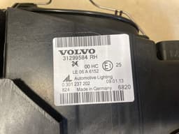 VOLVO GENUINE VOLVO S40 V50 RIGHT HALOGEN HEADLIGHT 31299584 / 31265695 / 2681349 — thumbnail 6