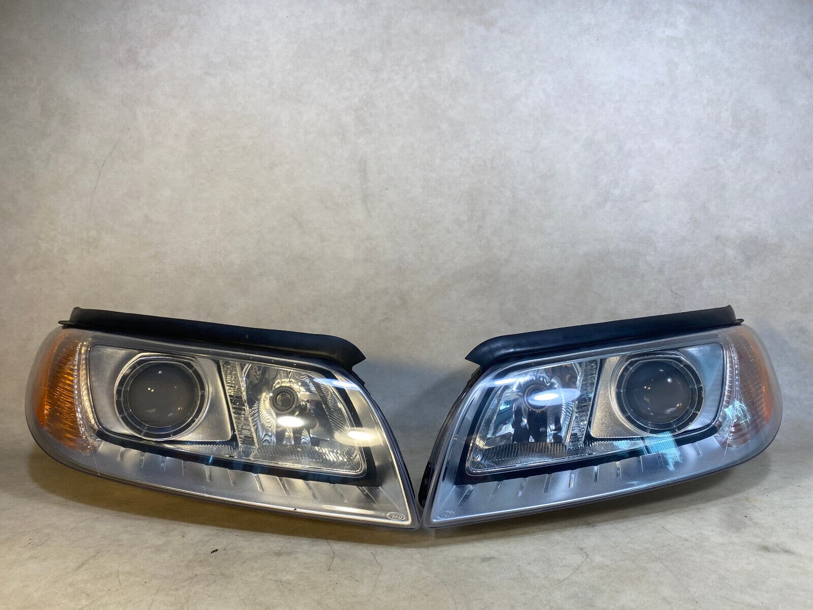 VOLVO S80 V70 XC70 GENUINE ZKW Xenon Headlight Lamp SET LH & RH LHD 07-14 Year