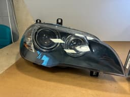 BMW GENUINE BMW X5 E70 Front Xenon light lamp LH&RH SET 07-04/10 year — thumbnail 2