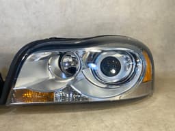 VOLVO Volvo XC90 GENUINE Xenon Dynamic Headlight lamp SET LH & RH LHD 08-11 — thumbnail 3