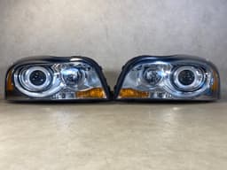 VOLVO Volvo XC90 GENUINE Xenon Dynamic Headlight lamp SET LH & RH LHD 08-11 — thumbnail 1