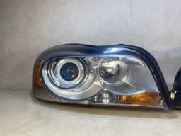VOLVO Volvo XC90 GENUINE Xenon Dynamic Headlight lamp SET LH & RH LHD 08-11 — thumbnail 3