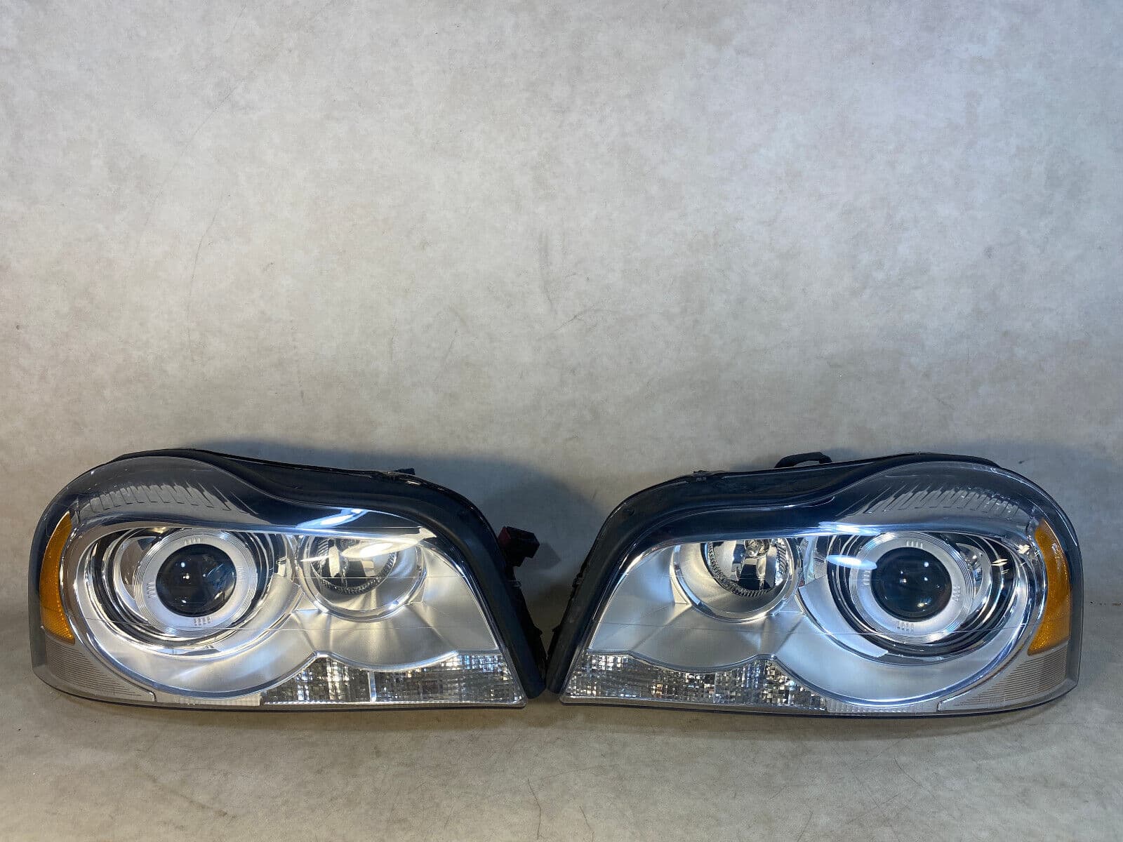 Volvo XC90 GENUINE Xenon Dynamic Headlight Lamp Right & Left SET LHD 12-14 year