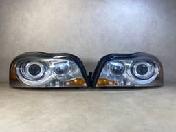 VOLVO Volvo XC90 GENUINE Xenon Dynamic Headlight lamp SET LH & RH LHD 08-11 — thumbnail 1