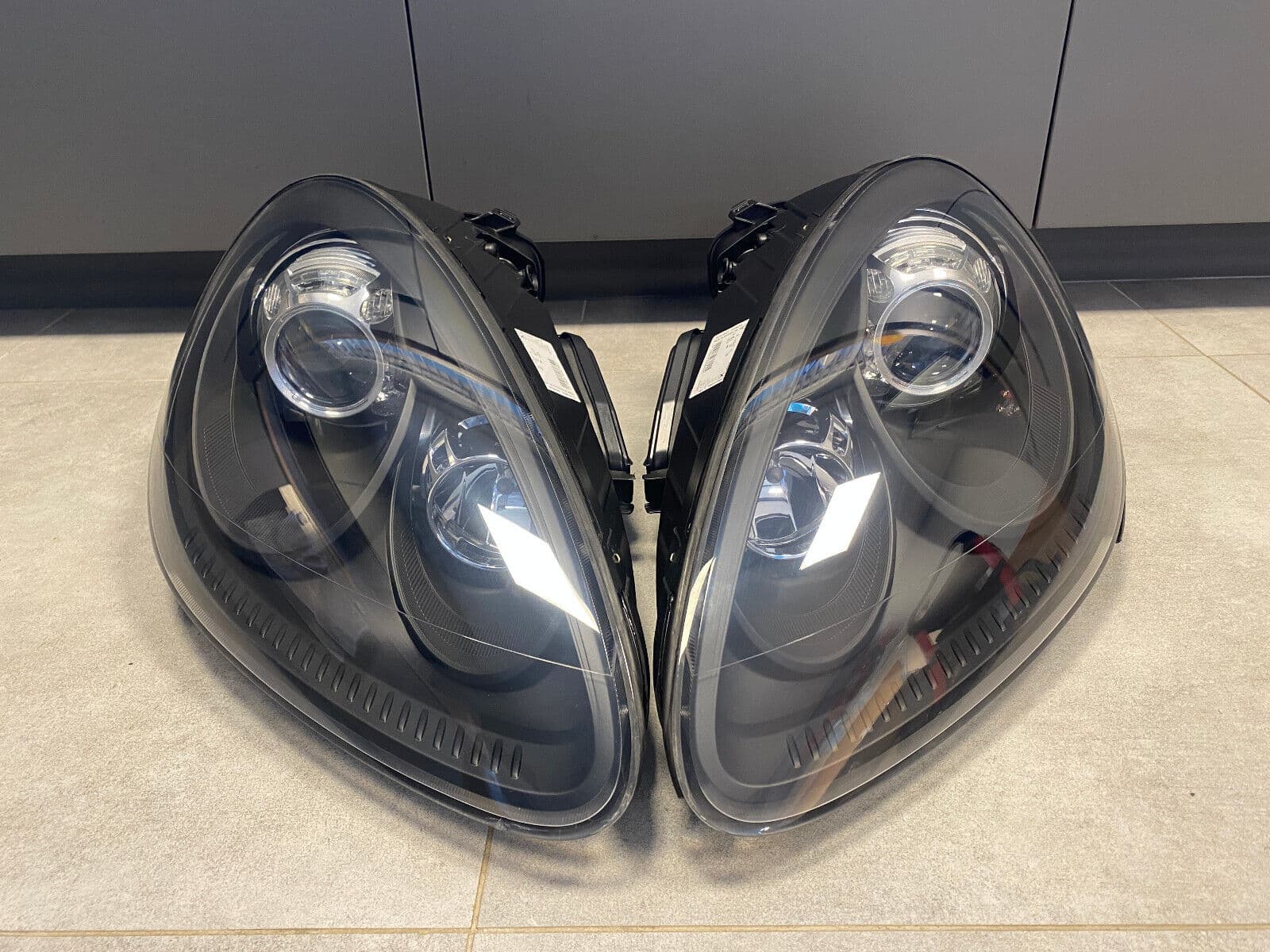 Porsche 958 GTS BLACK Cayenne Xenon Adaptive Headlight SET LED Parking lights