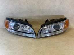 VOLVO VOLVO S80 V70 XC70 GENUINE ZKW Xenon Headlight Lamp SET LH & RH LHD 07-14 Year — thumbnail 1