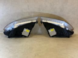VOLVO VOLVO S80 V70 XC70 GENUINE ZKW Xenon Headlight Lamp SET LH & RH LHD 07-14 Year — thumbnail 2
