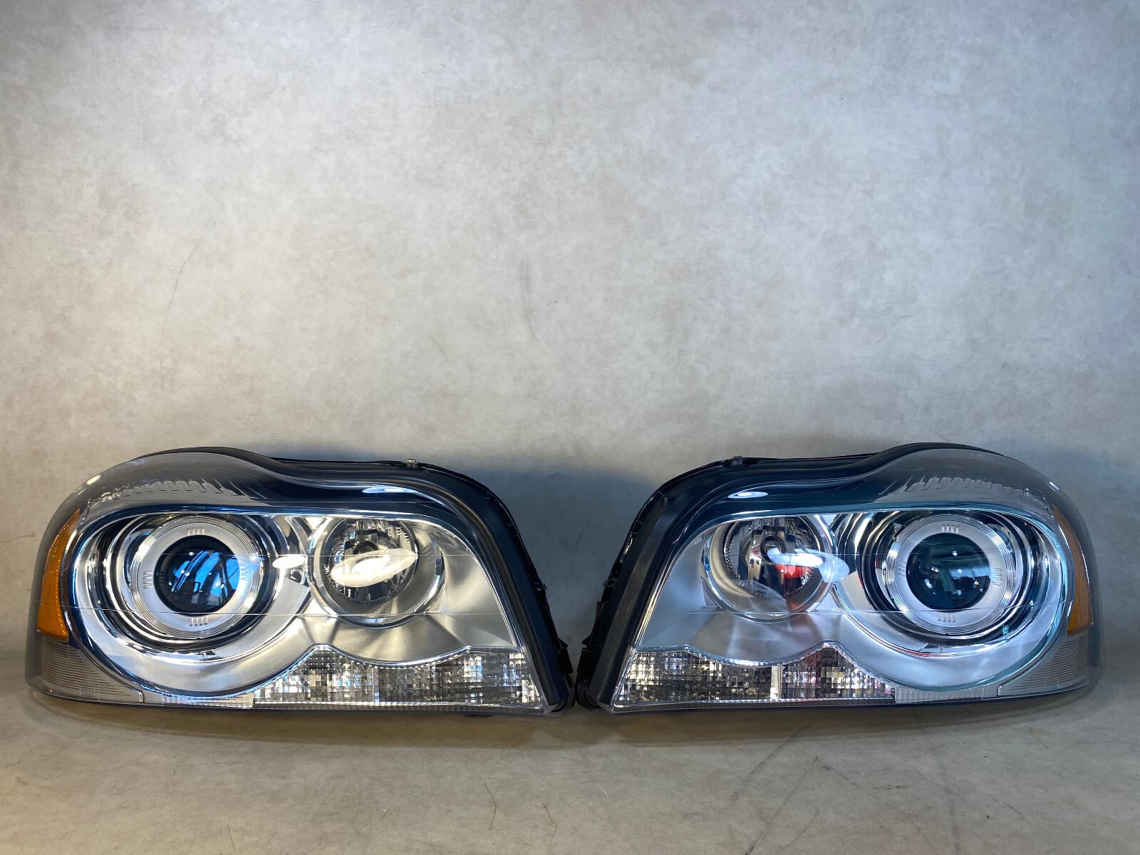 Volvo XC90 GENUINE Xenon Dynamic Headlight Lamp Right & Left SET LHD 12-14 year