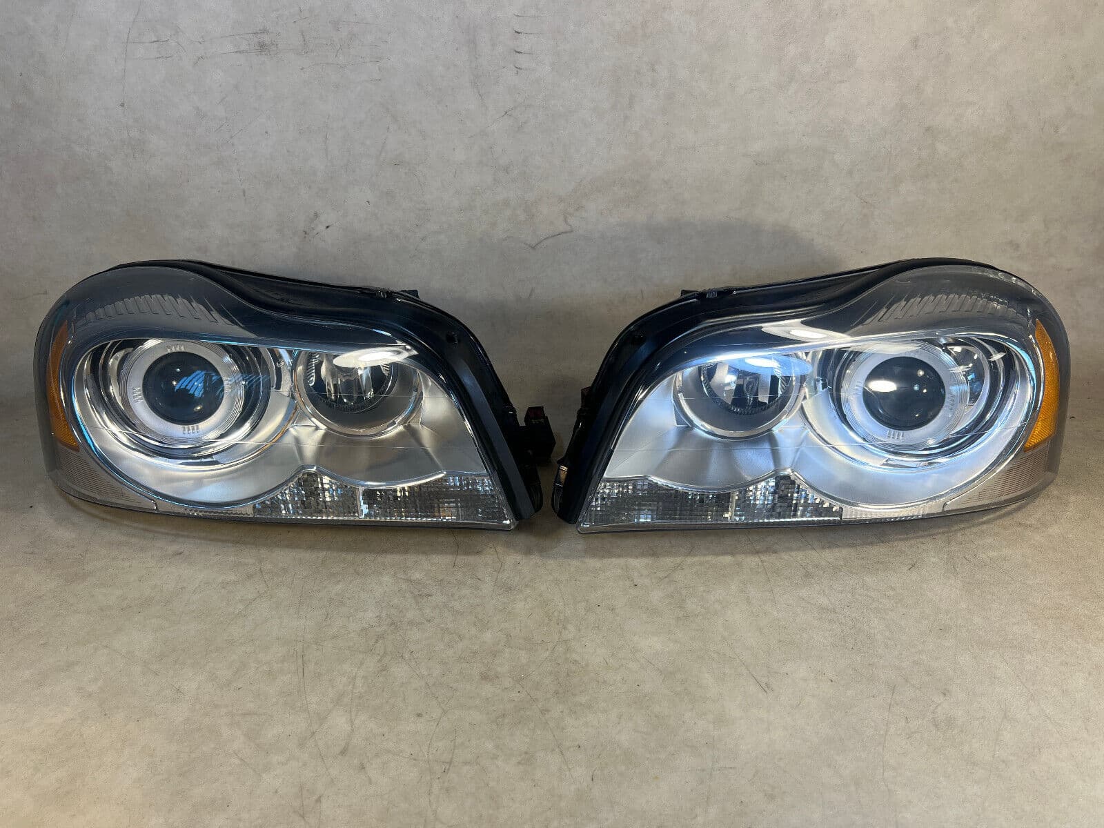 VOLVO Volvo XC90 GENUINE Xenon Dynamic Headlight Lamp Right & Left SET LHD 12-14 year