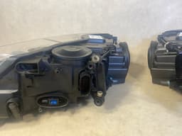 VW VW Touareg GENUINE LH & RH Xenon Dynamic Headlight SET LHD Facelift 07-09 year — thumbnail 7