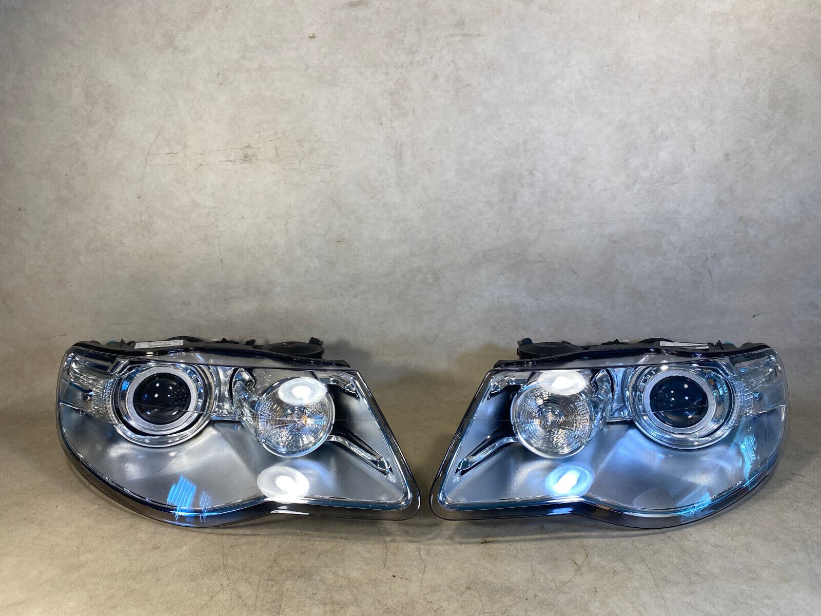 VW Touareg GENUINE LH & RH Xenon Dynamic Headlight SET LHD Facelift 07-09 year