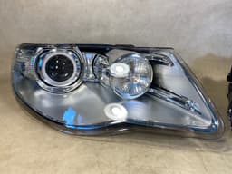 VW VW Touareg GENUINE LH & RH Xenon Dynamic Headlight SET LHD Facelift 07-09 year — thumbnail 2
