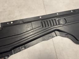 BMW BMW X5 E70 X6 E71 E72 LEFT LH Underbody paneling bottom guarg cover 51757158403 — thumbnail 3