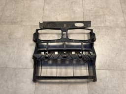 BMW Genuine BMW X5M E70 X6M E71 FRONT FULL AIR DUCT SLAM PANEL 51647205933 — thumbnail 1