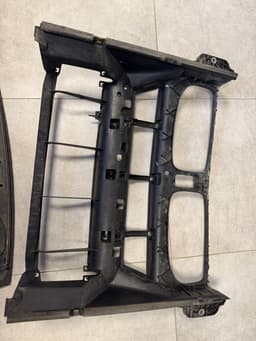 BMW Genuine BMW X5M E70 X6M E71 FRONT FULL AIR DUCT SLAM PANEL 51647205933 — thumbnail 9