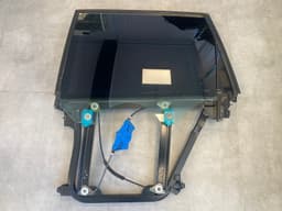 VW VW Touareg GENUINE Left Rear Window Lift With Glass 7L0839461D — thumbnail 2
