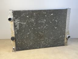BMW Genuine BMW X5 E70 X6 E71 Engine Cooling Water Radiator 17117533472 — thumbnail 1