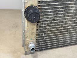BMW Genuine BMW X5 E70 X6 E71 Engine Cooling Water Radiator 17117533472 — thumbnail 5